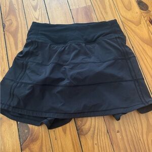 Women’s Lululemon pace rival skirt size 0 tall! Amazing condition, worn once